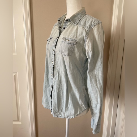 American Eagle Outfitters Western Distressed Light Blue Denim Coastal Boho Top - Picture 4 of 6